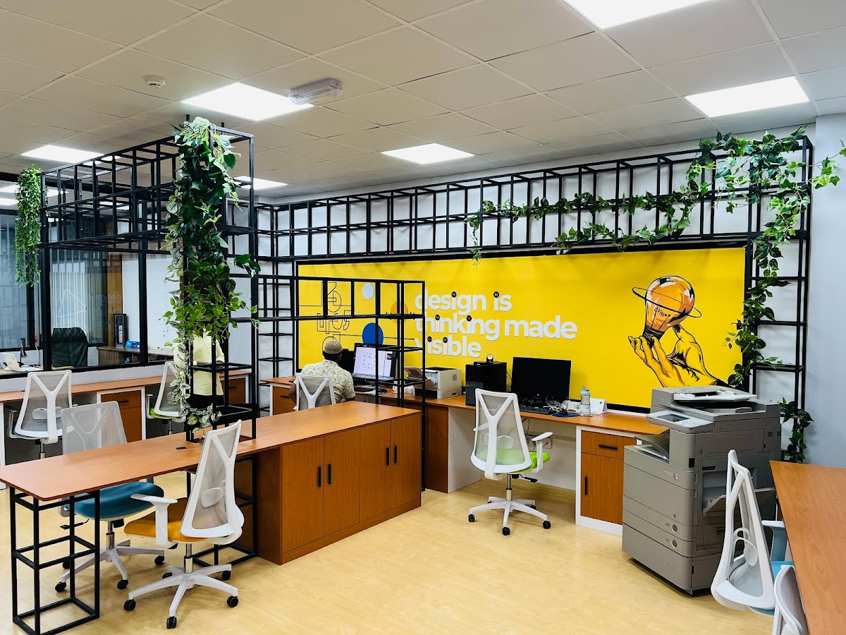 SmartPrinty design studio and production floor in Dubai